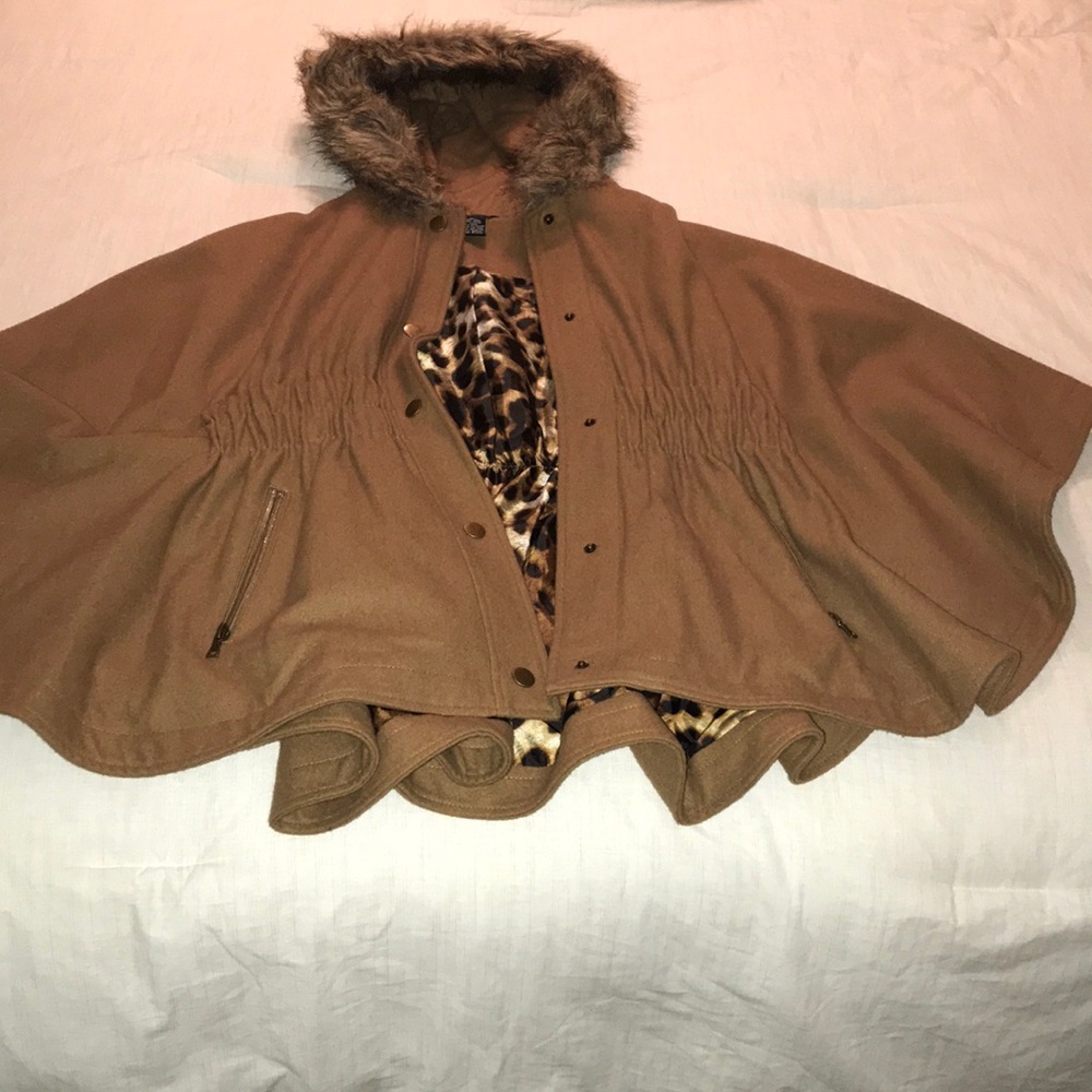 Moda International Cape